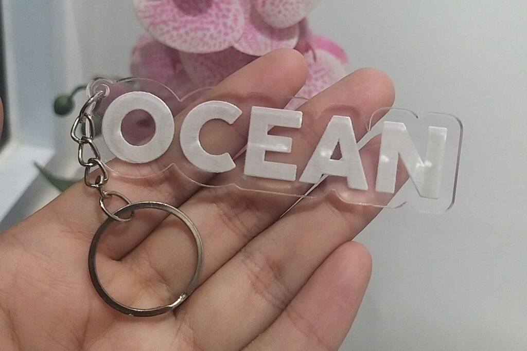 Gantungan Kunci Custom Nama dari Akrilik Bening