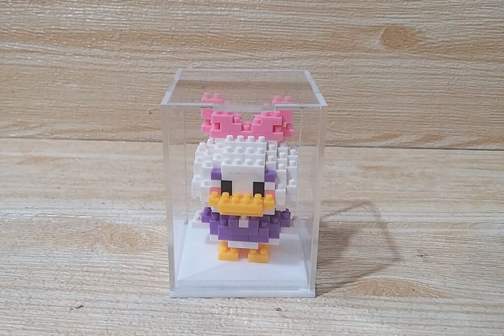 Box Display Bahan Akrilik Custom: Pilihan Terbaik untuk Koleksi dan Dekorasi