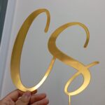 Topper Cake Akrilik: Sentuhan Elegan untuk Dekorasi Kue