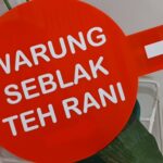 Signage Akrilik Penunjuk Arah: Solusi Estetik & Efisien untuk Branding Usaha Kuliner