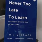 Signage Akrilik: Solusi Elegan untuk Branding dan Informasi Ruang