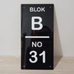 Nomor Rumah Akrilik: Tampilan Modern dan Fungsional untuk Hunian Anda