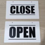 Custom Sign Open/Close Akrilik Raftech Tampil Rapi, Elegan, dan Awet