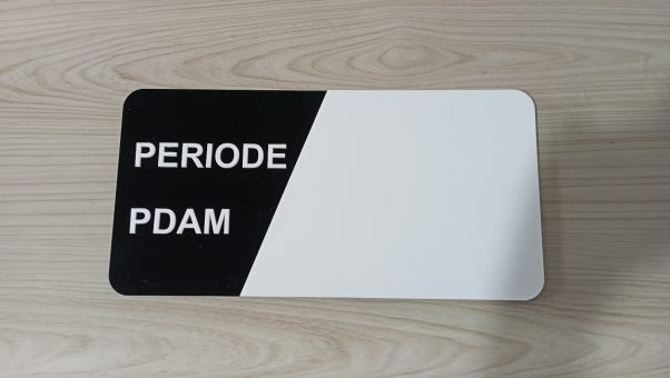 Akrilik Custom Sign: Tampilan Elegan untuk Identitas dan Informasi