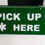 Akrilik Custom Sign Board: Petunjuk Lokasi yang Elegan dan Tahan Lama