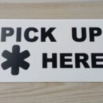 Produksi Akrilik Sign “Pick Up Here” Raftech Keren, Rapi, dan Bikin Tempatmu Naik Level!