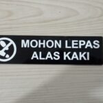 Akrilik Custom Sign: Solusi Elegan untuk Papan Nama dan Dekorasi Bisnis Anda