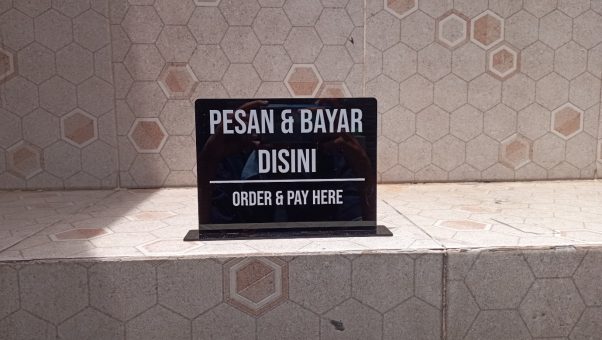 Kelebihan Akrilik Raftech | Bahan Premium untuk Display & Custom