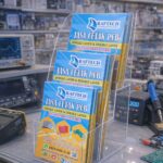 Display Brosur Akrilik untuk Meja: Rapi, Profesional, dan Fungsional Usaha