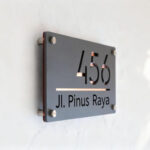 Cara Memilih Ukuran Nomor Rumah Akrilik yang Tepat