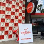 Akrilik Standing Papan Nama Restoran Sushi dan Salmon Bekasi